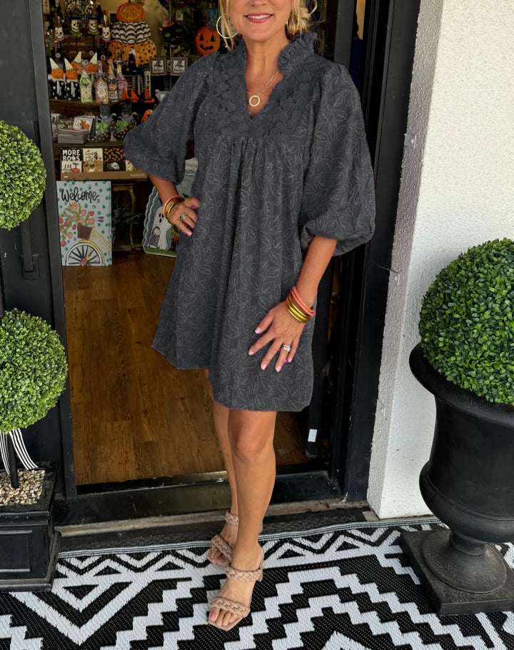 Tesia - Robe Jacquard Courte avec Manches Bouffantes