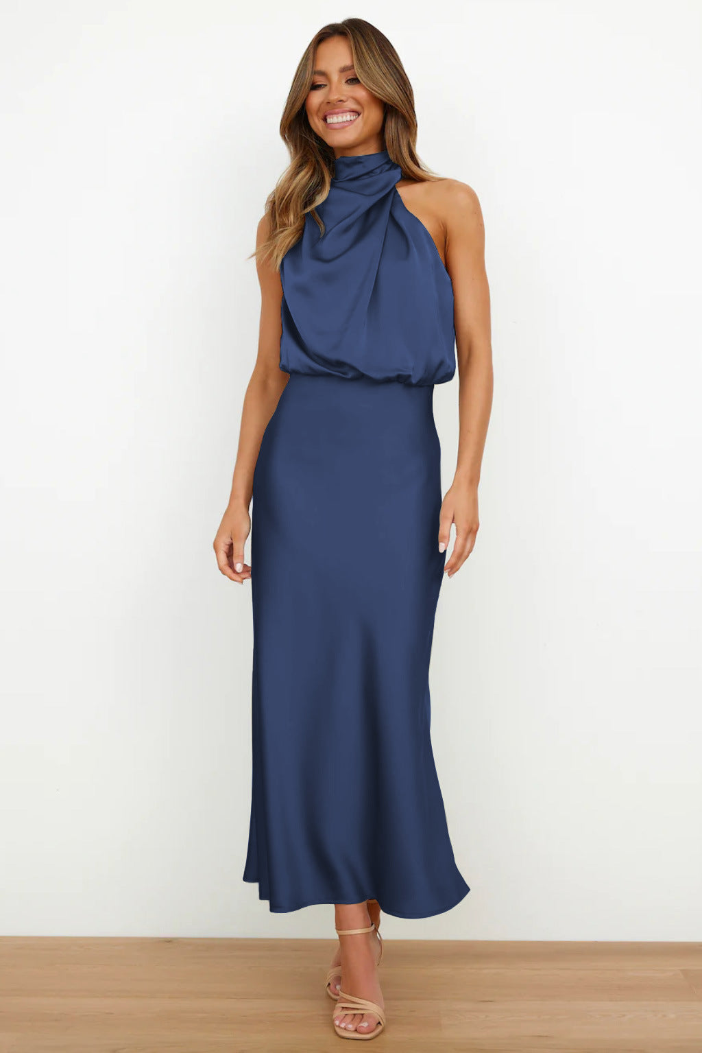 Theresa – Robe Longue Dos Nu Élégante et Polyvalente