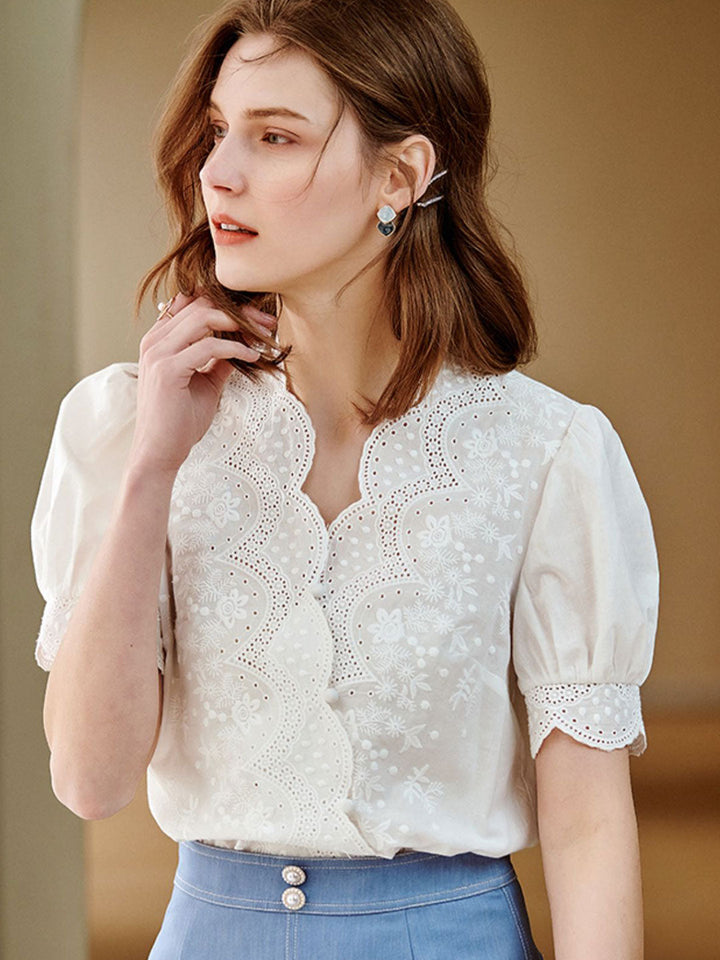 Eva – Chemise en chiffon brodée à col V rétro