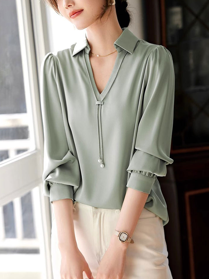 Claire – Chemise en satin à col en V élégant