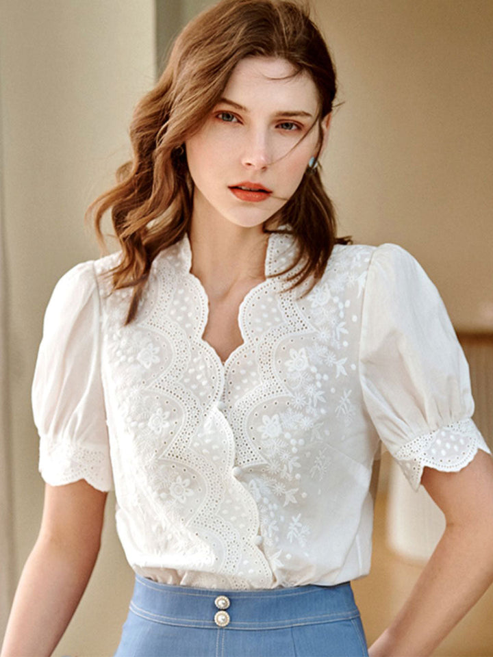 Eva – Chemise en chiffon brodée à col V rétro