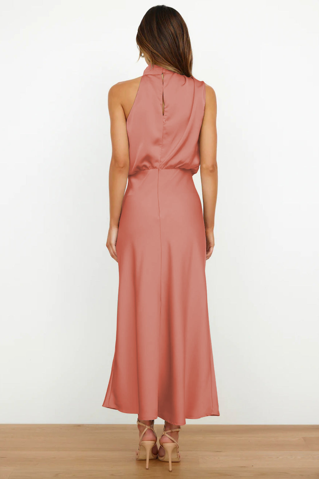 Theresa – Robe Longue Dos Nu Élégante et Polyvalente