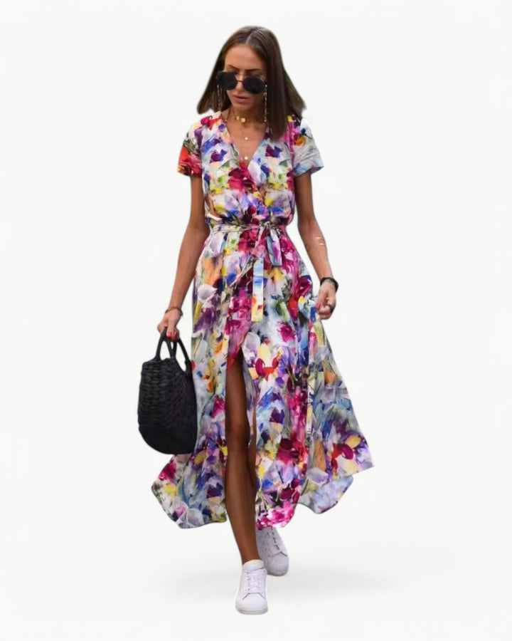 Désirée – Robe d’été à motif avec décolleté en V