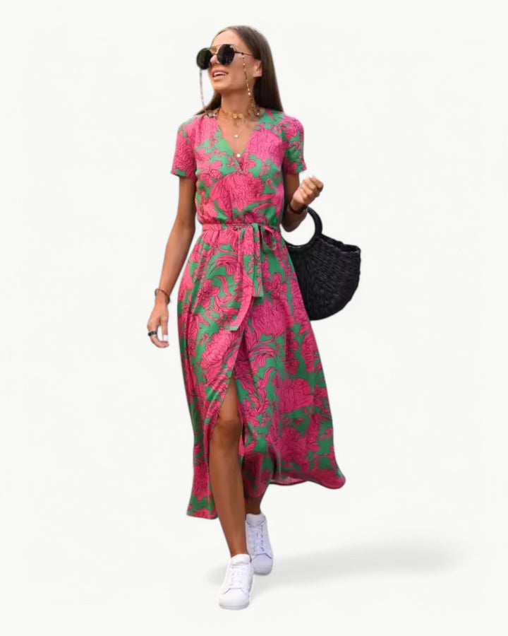 Désirée – Robe d’été à motif avec décolleté en V
