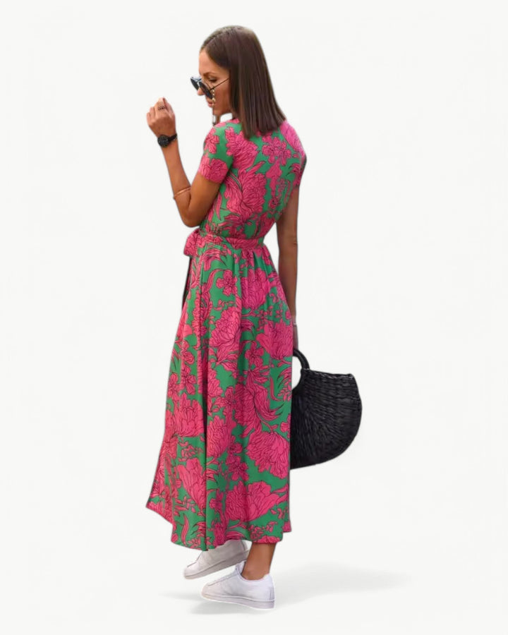 Désirée – Robe d’été à motif avec décolleté en V